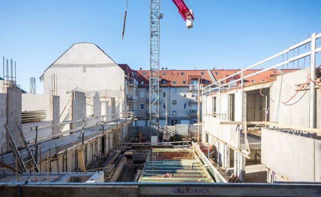 Halfway through the construction of the Hubay Garden residential complex in Budapest