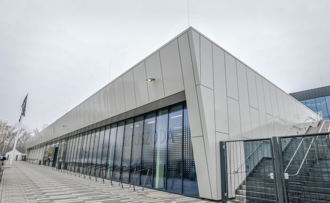 Zwei Schwimmbäder, zwei Aufgaben