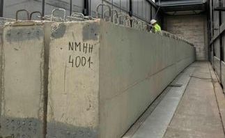 Large-size concrete elements transported to Visegrádi Street