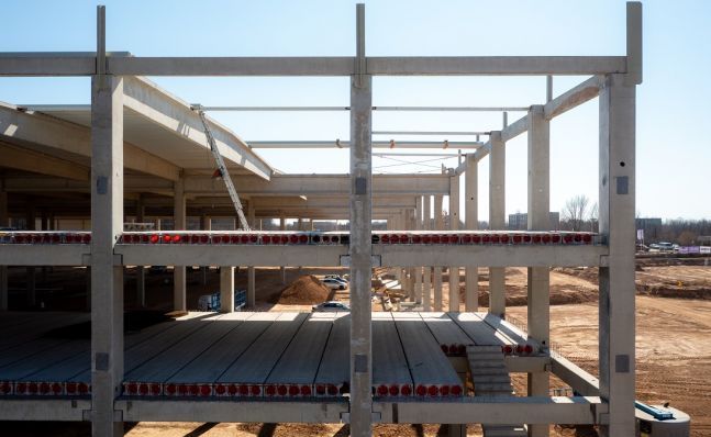A new logistic center built in Veszprém expands the Hungarian Post's network